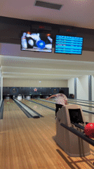 Group bowling session documented at Figueira Portugal bowling alley
