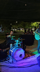 Night market with live music draws crowds in Búzios