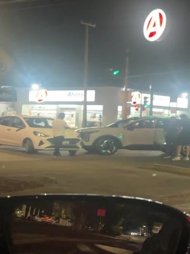Two-car incident outside Puebla pharmacy early Friday morning