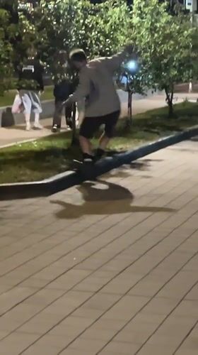 Night rollerblading session on Krasnoyarsk streets