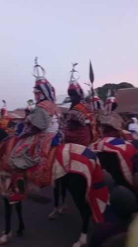 Traditional ceremonial procession draws crowds in Arawa, Nigeria