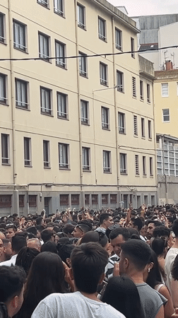 Summer street gathering draws big crowds in A Coruña