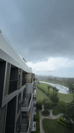 Heavy rain hits Choeng Thale golf course area