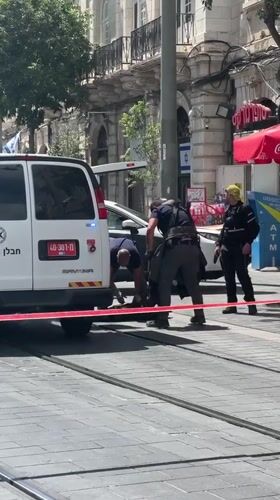 Police operations block Jerusalem street near Municipality Complex