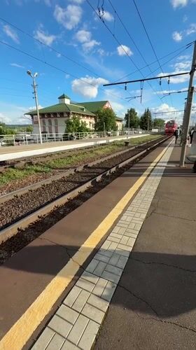 Traveler documents railway station visit in Vyatskiye Polyany, Russia
