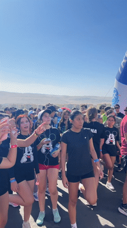 Athletic race draws crowds in Arica, Chile with police security