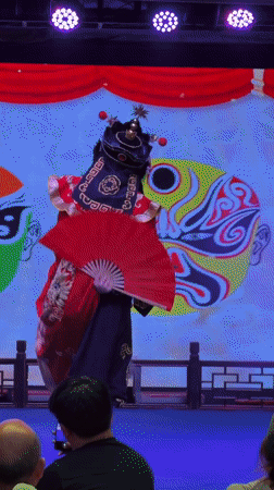 Traditional Chinese Opera Performance Staged in Shapingba District