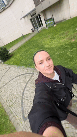 Woman, child head to morning workout in Esenyurt