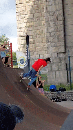 Novosibirsk riverside park hosts a sprawling multi-activity public festival