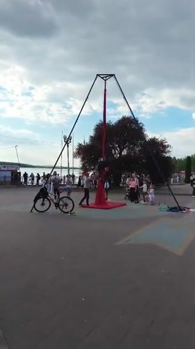 Street performances and outdoor activities enliven Ternopil waterfront