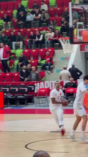 Madrid basketball team practices in Botevgrad arena before spectators
