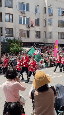 Traditional festival parade draws crowds to Kazanlak streets