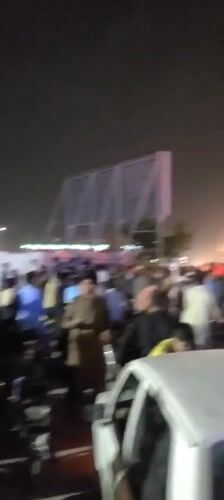 Large crowd gathers around fire in Quetta, Pakistan