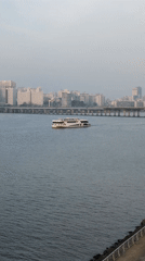 Han River documented by witnesses in Seoul morning scene