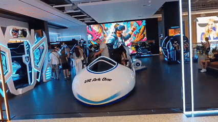 Inside a Chișinău mall: food court and VR arcade in action