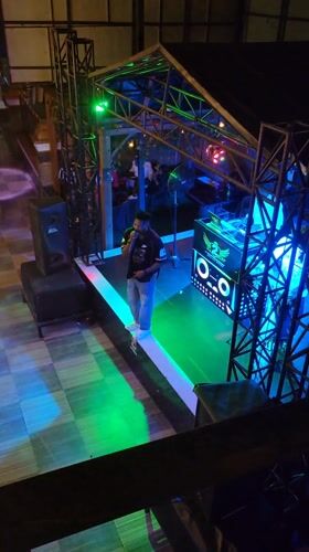 Live music performance draws crowds to Obosi venue