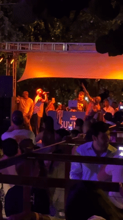 Early morning music performances documented in Miami Beach
