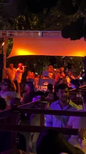 Early morning music performances documented in Miami Beach