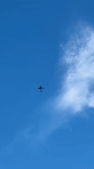 Commercial jets tracked from below over southeast London