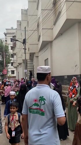 Morning street life documented around Dhaka school area