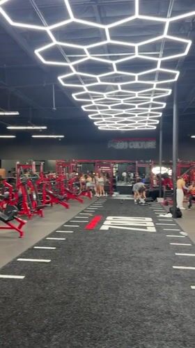 Evening activity captured at ZOO CULTURE gym in Los Angeles