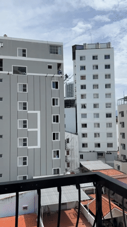 High-rise scaffolding work between two Nha Trang apartment buildings