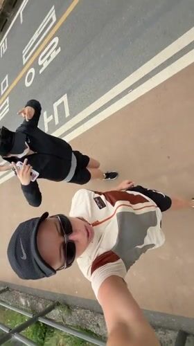 Late night joggers spotted near Seoul river bridge