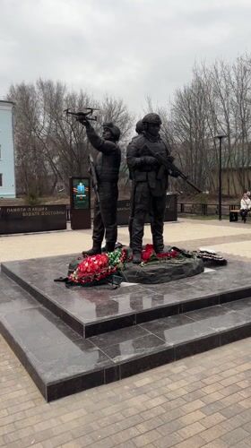Military monument with three soldier statues observed in Kungur