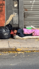 Buenos Aires street life documented in 30 afternoon snapshots
