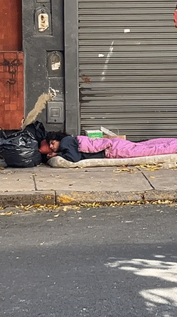 Buenos Aires street life documented in 30 afternoon snapshots