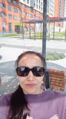Mother, daughter enjoy Sunday morning park outing in Russia