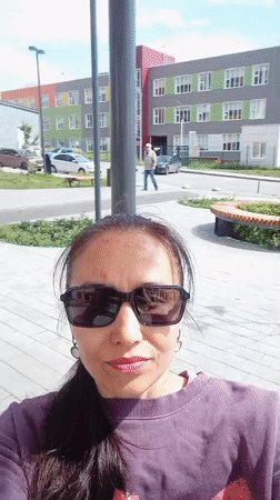 Mother, daughter enjoy Sunday morning park outing in Russia