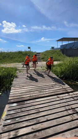Dock jumps and kayaking on a sunny river morning in Brest