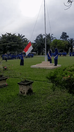 Flag ceremony held in Blangriek with students and civil servants