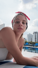 Woman documents early morning routine in Bangkok hotel