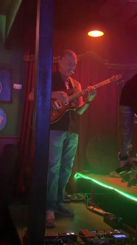 Guitarist performs early morning set at Tampico music venue