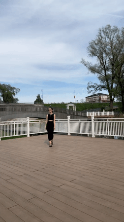 Woman documents casual outing across multiple Klin locations