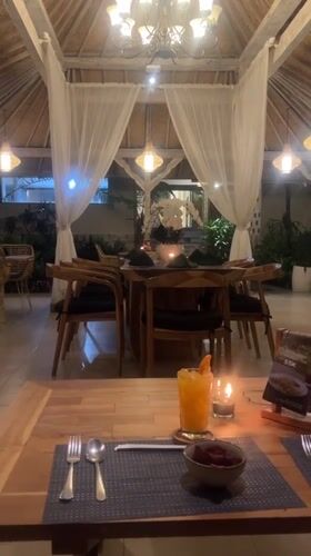 Restaurant dining captured in Ubud District, Indonesia
