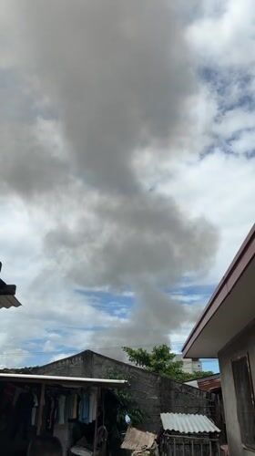 Smoke plumes rise over residential Davao City neighborhood