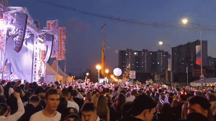 Major outdoor concert draws massive crowd in Nizhnevartovsk