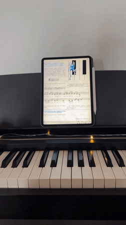 Piano learning session documented in Podgorica featuring digital music instruction