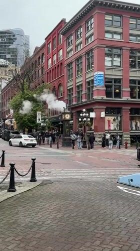 Early morning walk through Vancouver's Gastown and Chinatown districts
