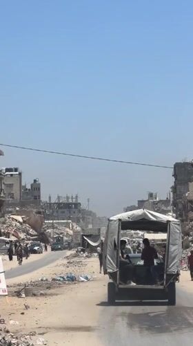 Gaza residents maintain daily life amid widespread urban destruction