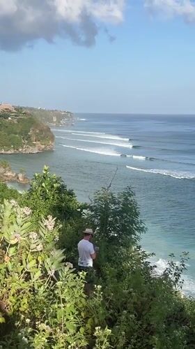 Cliff-side coastal views in Kuta Selatan, Bali