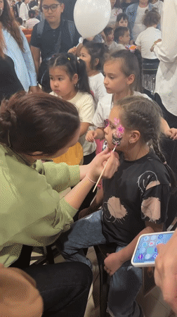 Children's entertainment event draws families to Russian shopping mall