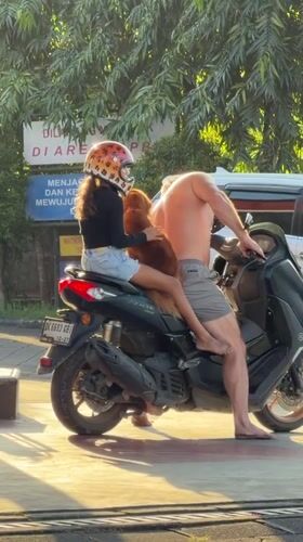 Daily life scenes captured at Mengwi gas station
