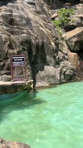 Tourist captures early morning visit to Vietnam water parks