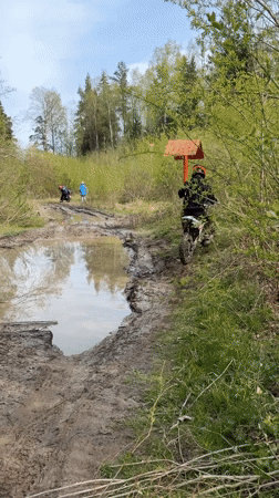 Dirt bikers and war memorial spotted in Kirovsk, Russia