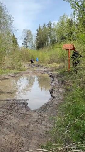 Dirt bikers and war memorial spotted in Kirovsk, Russia