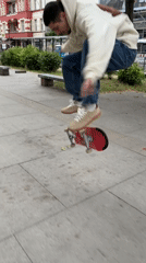 Berlin street life documented in 17-minute window